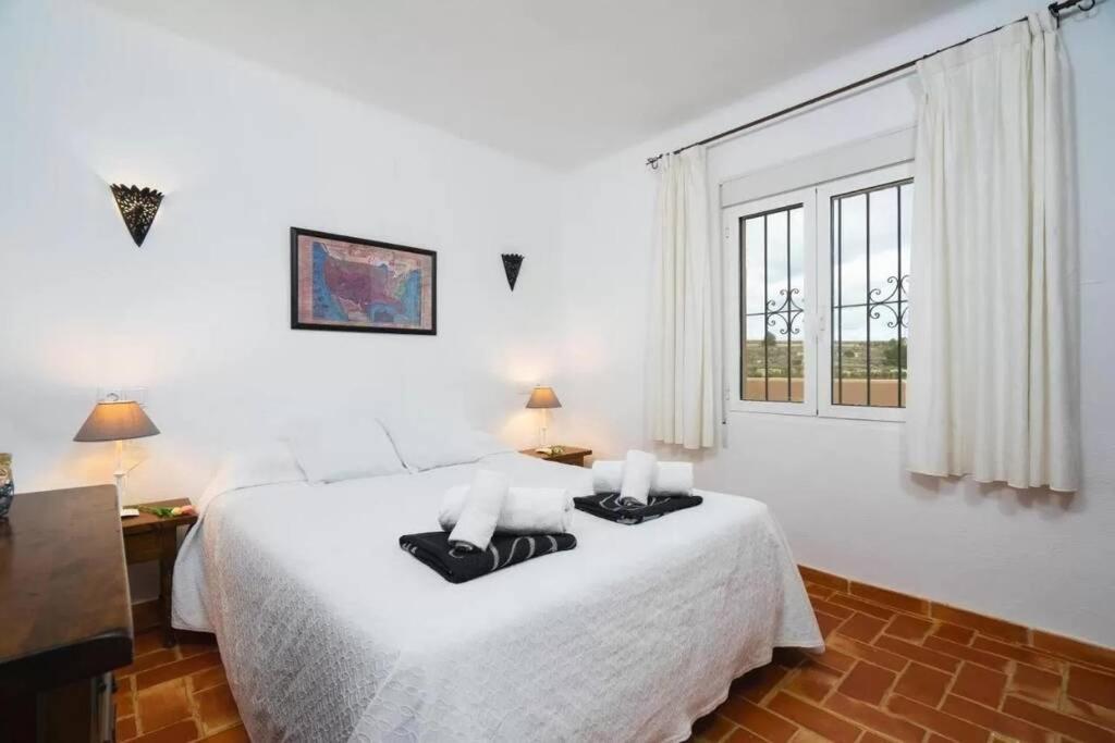 4 Persoons Bungalow Met Gemeenschappelijk Zwembad Теулада Экстерьер фото